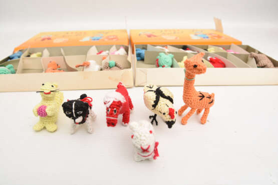 23 CROCHETTIER SPIELFIGUREN IN 2 ORIGINALKARTONS. - Foto 2