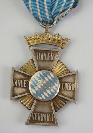 Bayern : Feuerwehr-Ehrenkreuz des Landesfeuerwehrverbandes, für 50 Dienstjahre. - Foto 2