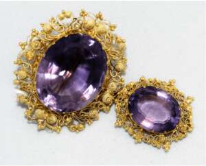 Brooch with amethysts . gold, 56