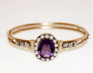 Bracelet with amethyst diamonds and pearls