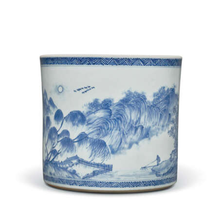 A RARE BLUE AND WHITE ‘MASTER OF THE ROCKS’ BRUSH POT - photo 3