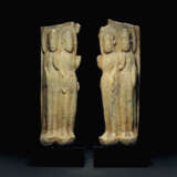 A PAIR OF MARBLE BODHISATTVA GROUPS - photo 1