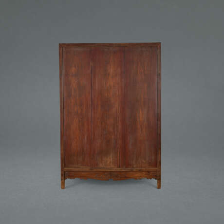 A MASSIVE HUANGHUALI RECTANGULAR CABINET - photo 6