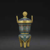 AN IMPERIAL CLOISONN&#201; ENAMEL ARCHAISTIC TRIPOD CENSER AND COVER - Foto 1