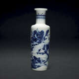 A RARE LARGE BLUE AND WHITE ‘FIGURAL’ ROULEAU VASE - фото 1