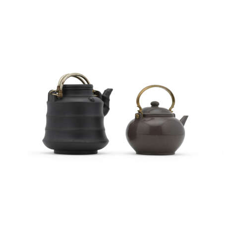 TWO YIXING TEA POTS AND COVERS - фото 3