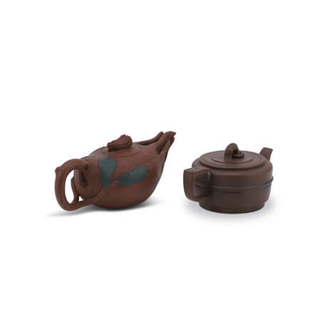 TWO YIXING TEAPOTS AND COVERS - photo 4