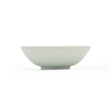 AN ANHUA DECORATED WHITE-GLAZED MANTOUBOWL - фото 2