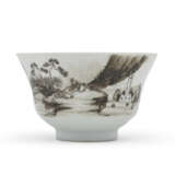A PAIR OF GRISAILLE-DECORATED ‘LANDSCAPE’ CUPS - photo 4