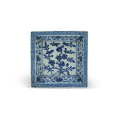 A MING-STYLE BLUE AND WHITE ‘BIRDS AND FLOWERS’ SQUARE DISH