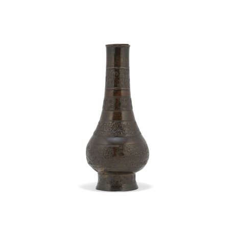 A BRONZE ‘WAVE’ PEAR-SHAPED VASE - photo 2
