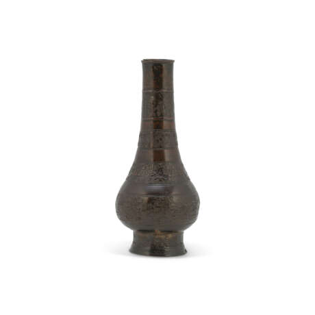 A BRONZE ‘WAVE’ PEAR-SHAPED VASE - photo 3