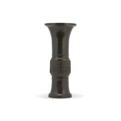 A BRONZE 'TAOTIE' VASE, GU