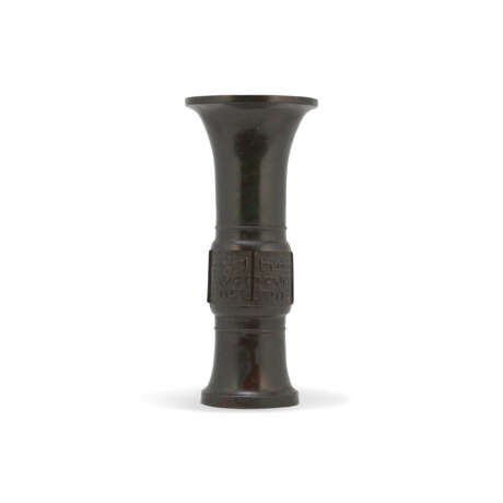 A BRONZE 'TAOTIE' VASE, GU - photo 1