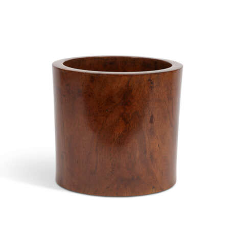 A HARDWOOD BRUSH POT - photo 1