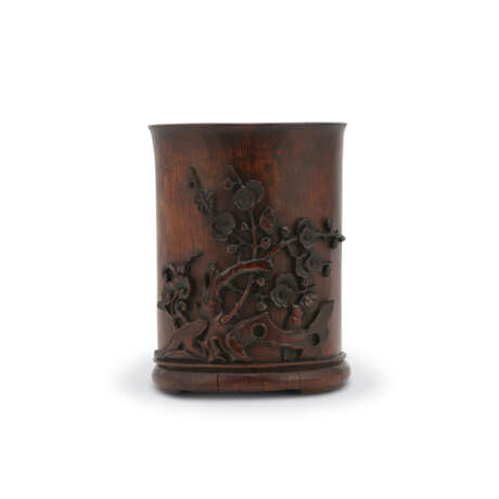 A CARVED BAMBOO ‘PRUNUS’ BRUSH POT - photo 1