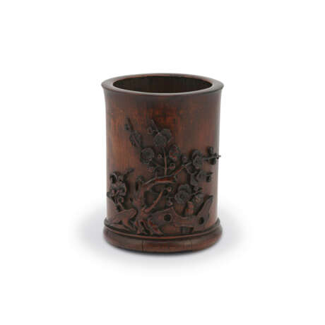 A CARVED BAMBOO ‘PRUNUS’ BRUSH POT - photo 2