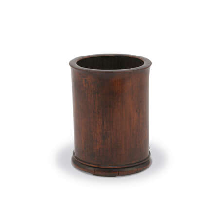 A CARVED BAMBOO ‘PRUNUS’ BRUSH POT - photo 3