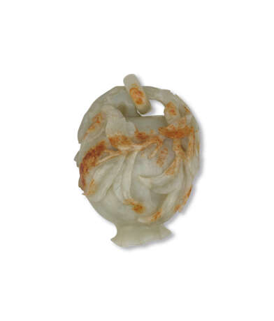 A WHITE AND RUSSET JADE POMEGRANATE-FORM BOX AND COVER - Foto 3
