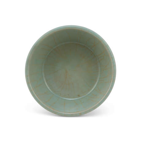 A LONGQUAN GUAN-TYPE CELADON WASHER - Foto 1