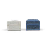 TWO PORCELAIN SEAL PASTE BOXES AND COVERS - Foto 6