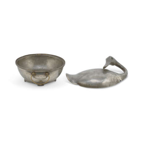TWO PEWTER FOOD-WARMER AND COVER - photo 4