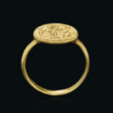 A BYZANTINE GOLD FINGER RING - photo 3