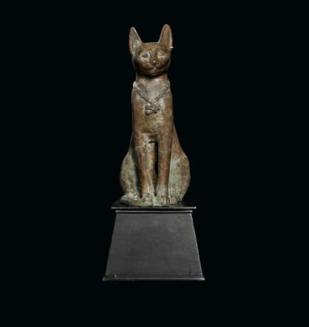 AN EGYPTIAN BRONZE CAT - фото 2