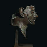 AN EGYPTIAN BRONZE HEAD OF A KING - photo 3
