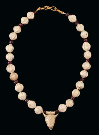 AN EAST GREEK ELECTRUM AND GARNET NECKLACE - photo 1