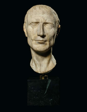 A ROMAN MARBLE PORTRAIT HEAD OF A MAN - photo 2