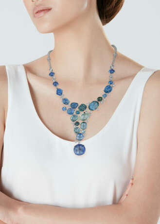 CARTIER COLORED SAPPHIRE, SAPPHIRE AND DIAMOND `SUCETTE` NECKLACE - фото 2