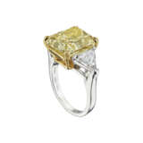ASSAEL COLORED DIAMOND AND DIAMOND RING - photo 4