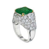 EMERALD AND DIAMOND RING MOUNTED BY CARTIER - Foto 4