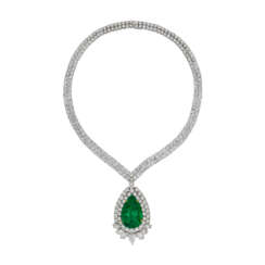 EMERALD AND DIAMOND NECKLACE AND PENDANT-BROOCH