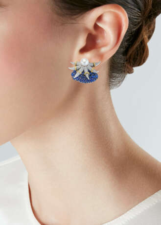 TIFFANY & CO., JEAN SCHLUMBERGER SAPPHIRE, DIAMOND AND CULTURED PEARL EARRINGS - Foto 2