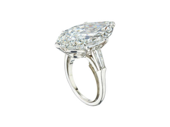 HARRY WINSTON DIAMOND RING - photo 4