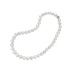 SINGLE-STRAND CULTURED PEARL AND DIAMOND NECKLACE