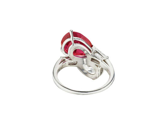RUBY AND DIAMOND TWIN-STONE RING - photo 7