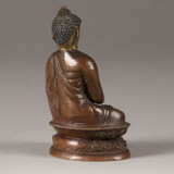 EINE SITZENDE FIGUR VON AMITAYUS AUS BRONZE - photo 5