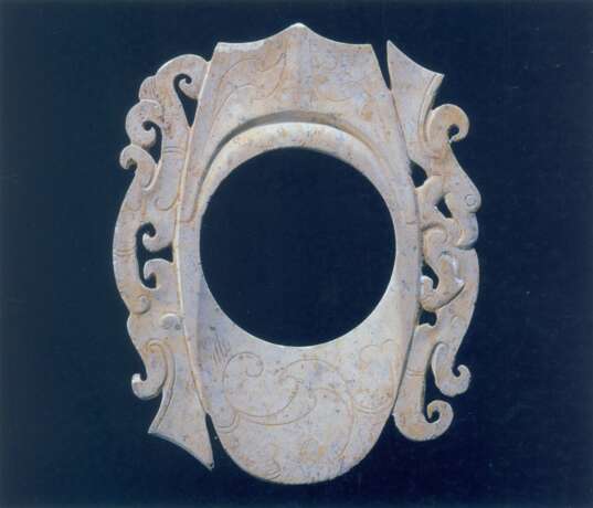 A WHITE JADE RETICULATED ARCHER’S RING, SHE - photo 2