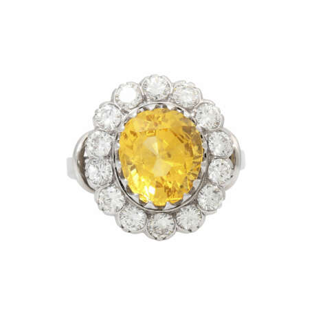 Ring mit gelbem Saphir ca. 7,5 ct und 14 Brillanten zus. ca. 2 ct, - фото 2