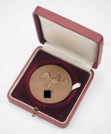 Medaille des Reichsministers für Ernährung und Landwirtschaft, für besondere Leistungen in der Tierzucht, im Etui. - photo 1