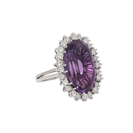 Ring mit Amethyst und Brillanten - фото 1