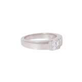 Ring mit Diamant im Smaragdschliff ca. 0,85 ct, - Foto 1