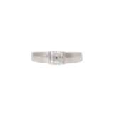 Ring mit Diamant im Smaragdschliff ca. 0,85 ct, - Foto 2