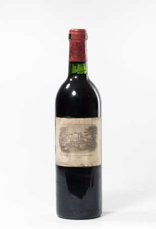 Chateau Lafite Rothschild - photo 1