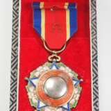 China : Medaille auf die Amtseinführung des Präsidenten Tsao Kun, im Etui. - photo 2