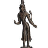 Seltene frühe Bronze des Padmapani auf einem Stand - фото 3