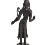 Seltene frühe Bronze des Padmapani auf einem Stand - фото 4